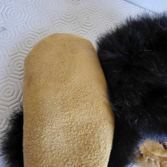 Vintage Leather Traditional Baby Moccasins Hand made with real fur - Picture 3 of 6